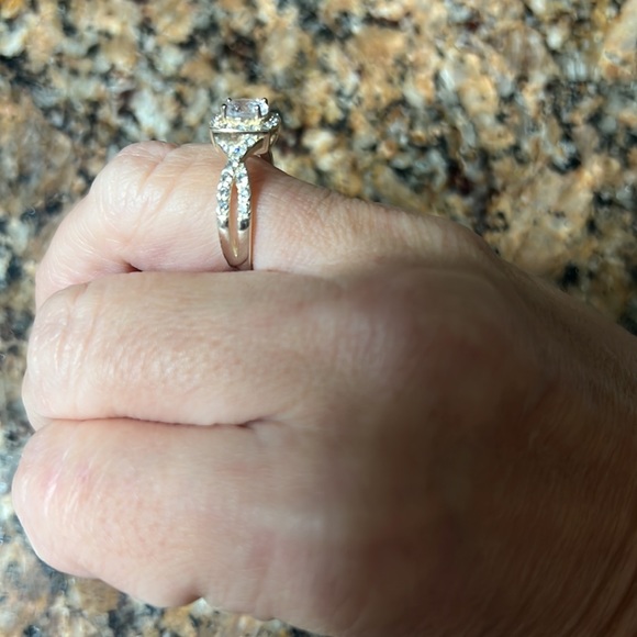 Ring - Picture 5 of 6